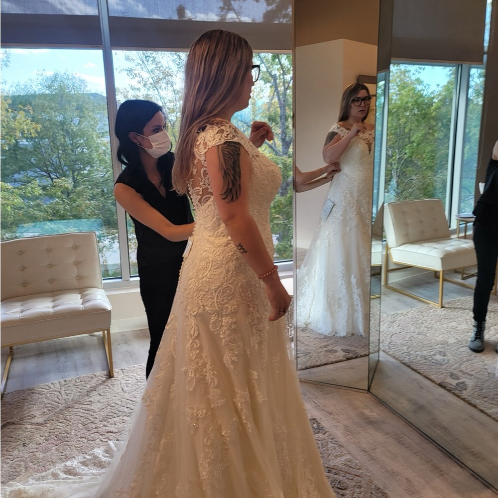 Martina Liana Elegant Lace Wedding Dress in Cream